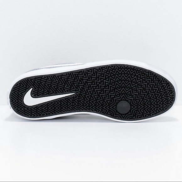 nike check solar grey